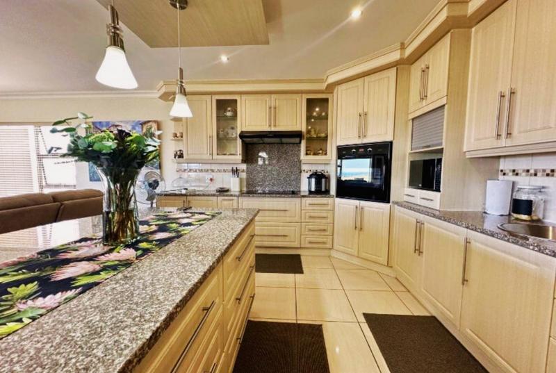 4 Bedroom Property for Sale in Monte Christo Western Cape
